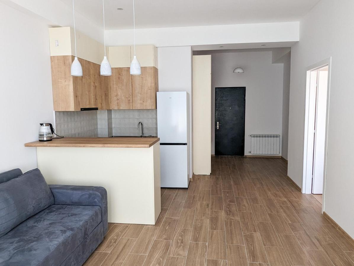 Brand New Apartment In Кутаиси Екстериор снимка